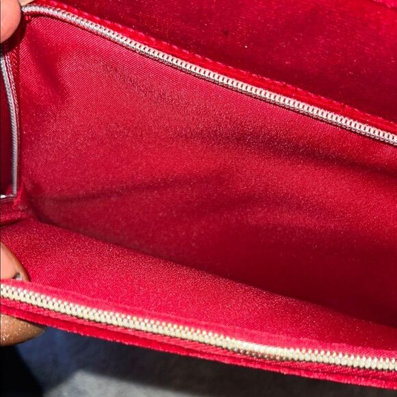 Vibrant Red Cometic Bag Trio - Picture 13 of 16